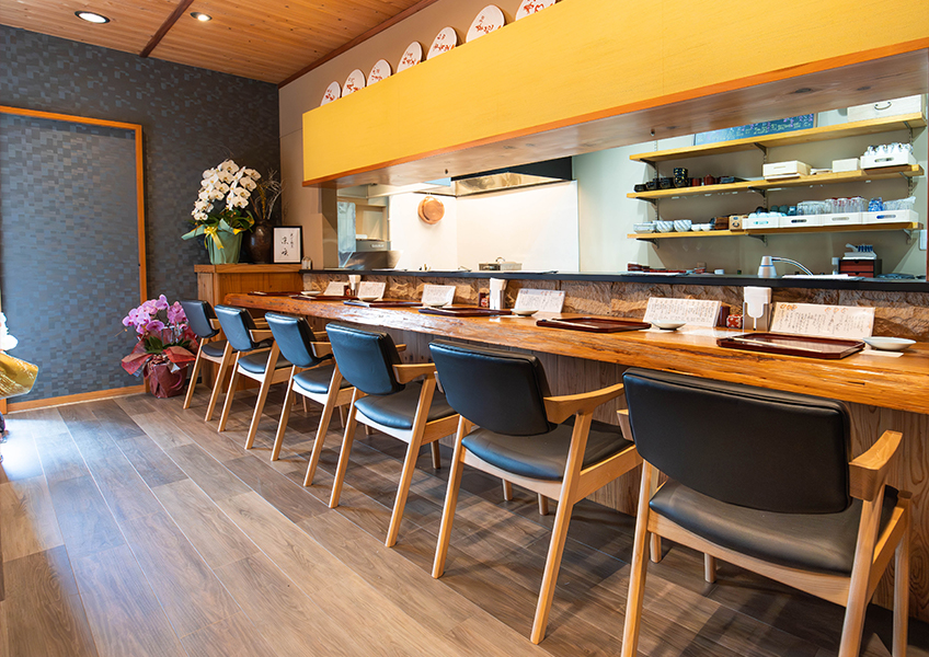 料理のライブ感と会話で楽しいひととき